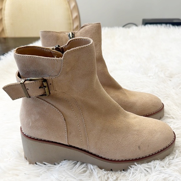 Blondo Beige Suede Darleen Lug sole ankle boot waterproof women size 7.5 - Picture 5 of 8